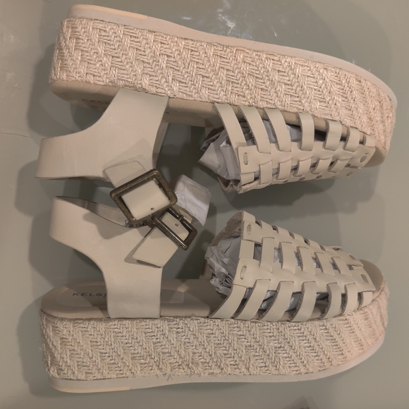 Women's KELSI DAGGER Platform Sandals in Cream - Picture 10 of 12